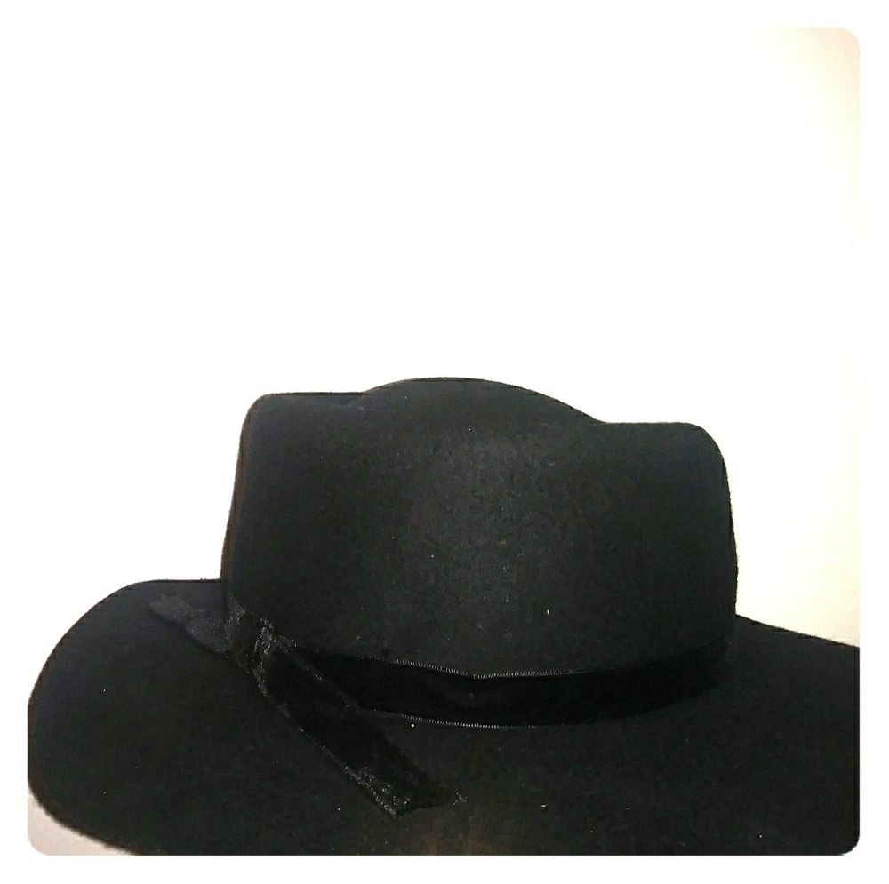 Black flat brim hat with velvet bow